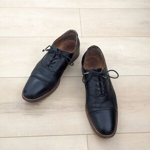 Edmonton Oxford dress shoes